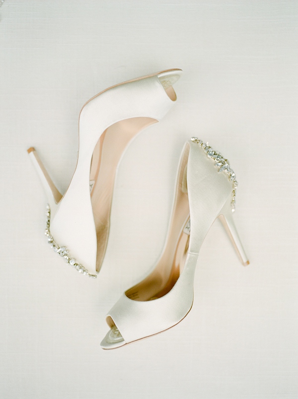 pretty wedding shoes for bride