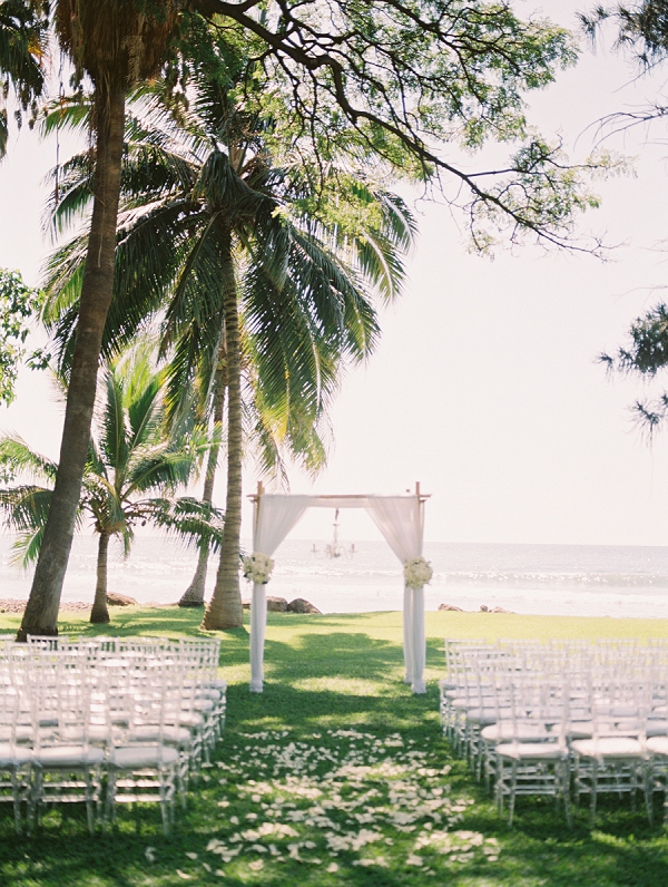ceremony details at olowalu plantation house in maui