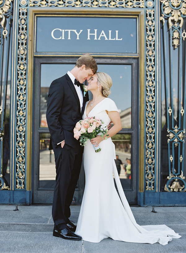kissing at city hall